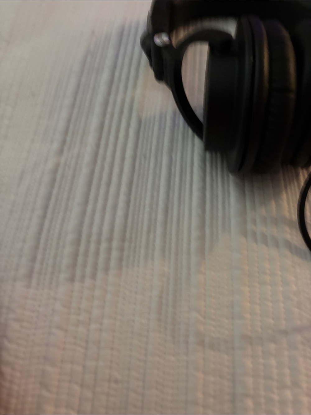 Audio Technica Black Over-Ear Headphones - Picture 4 of 9